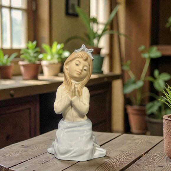 Vintage 1985 NAO by Lladro Praying Girl Porcelain Figurine "Guide Me" - Picture 3 of 8